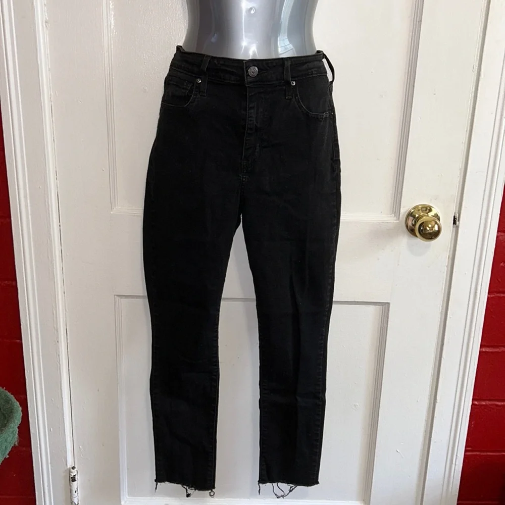 Levi's Black Skinny Jeans With Distressed Hems - Picture 2 of 8